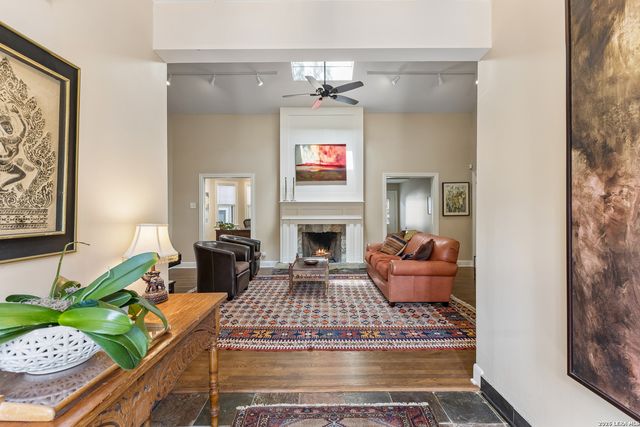 301 Parland Pl, San Antonio, TX 78209
