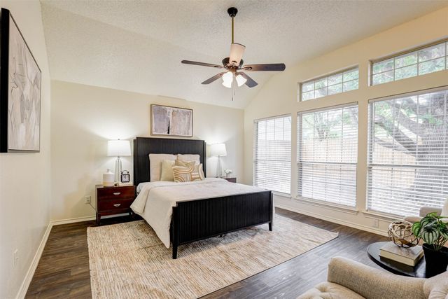 202 Chamblin Drive, Cedar Hill, TX 75104