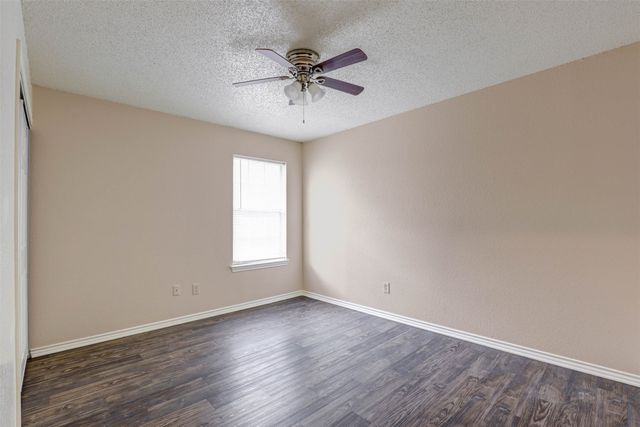202 Chamblin Drive, Cedar Hill, TX 75104