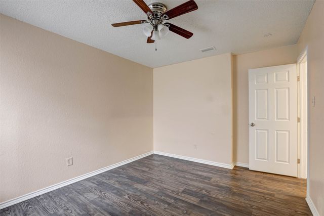202 Chamblin Drive, Cedar Hill, TX 75104