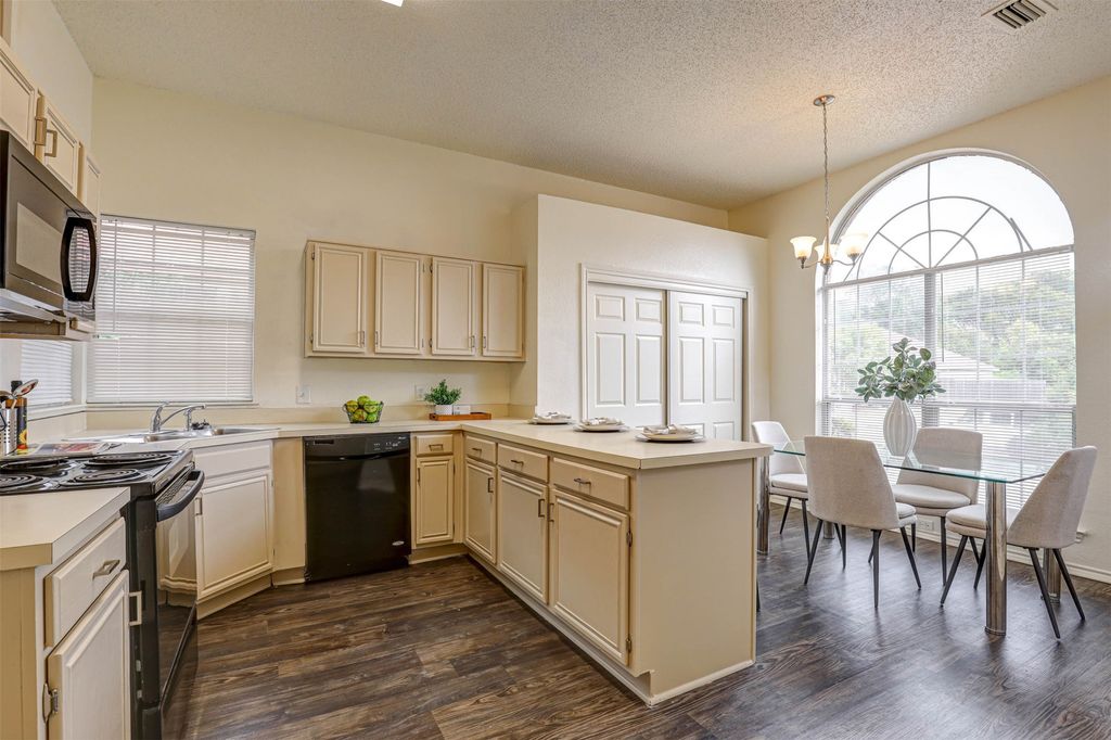 202 Chamblin Drive, Cedar Hill, TX 75104 — photo 5