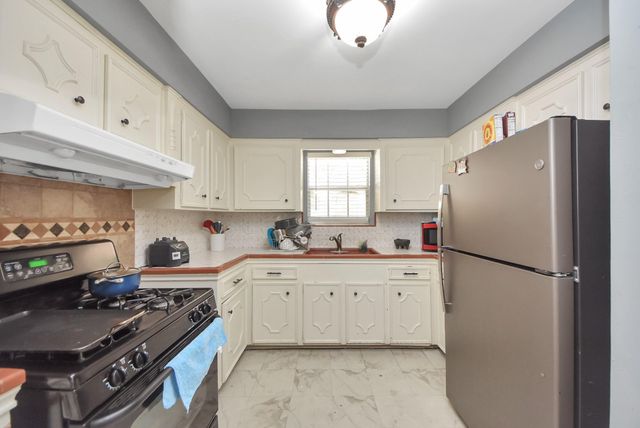 24267 W Oak Drive, Porter, TX 77365