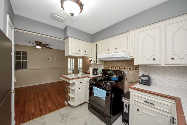 24267 W Oak Drive, Porter, TX 77365