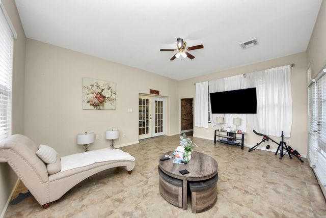 24267 W Oak Drive, Porter, TX 77365
