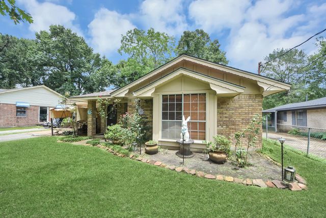 24267 W Oak Drive, Porter, TX 77365
