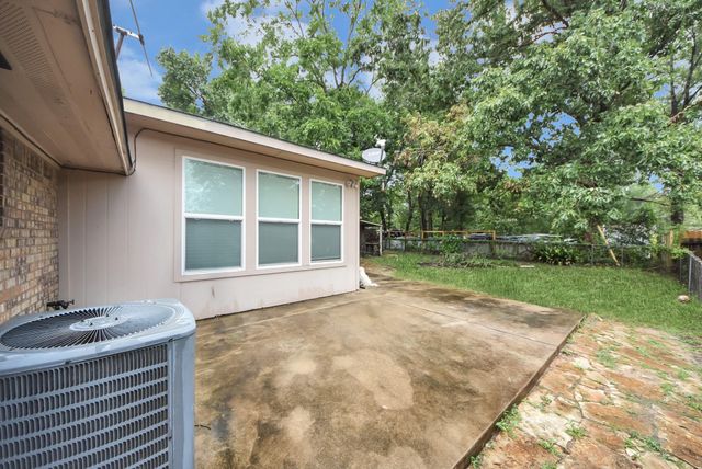 24267 W Oak Drive, Porter, TX 77365