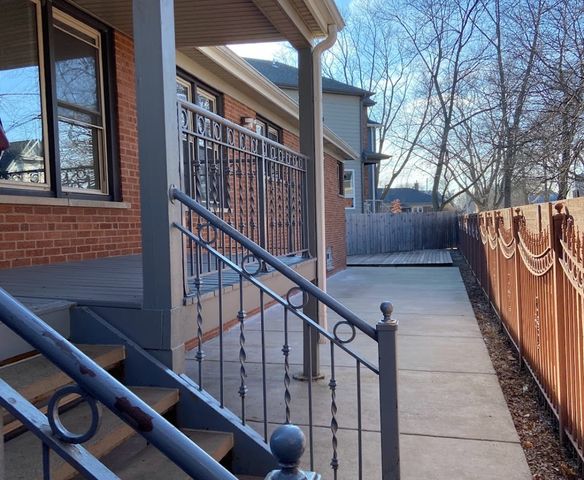 4653 N Kennicott Avenue, Chicago, IL 60630