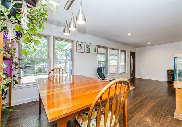 4653 N Kennicott Avenue, Chicago, IL 60630