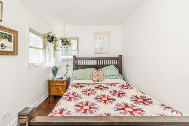 4653 N Kennicott Avenue, Chicago, IL 60630
