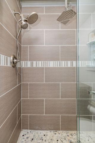 4653 N Kennicott Avenue, Chicago, IL 60630