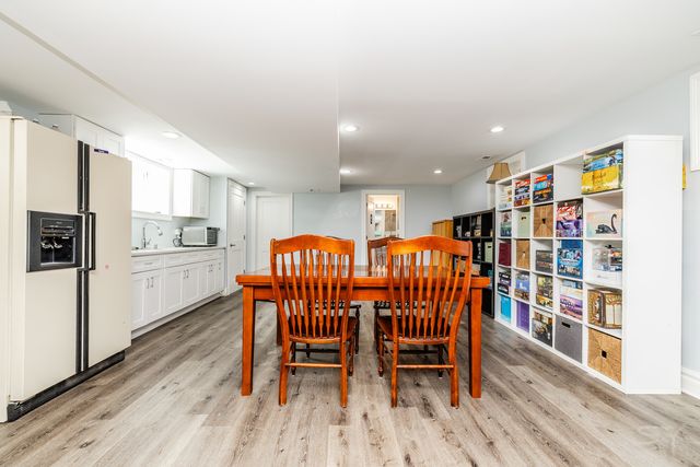 4653 N Kennicott Avenue, Chicago, IL 60630