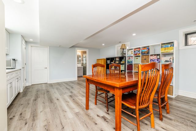4653 N Kennicott Avenue, Chicago, IL 60630
