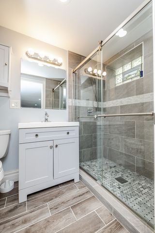 4653 N Kennicott Avenue, Chicago, IL 60630
