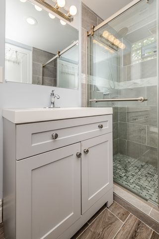 4653 N Kennicott Avenue, Chicago, IL 60630
