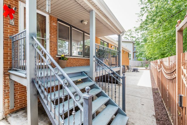 4653 N Kennicott Avenue, Chicago, IL 60630