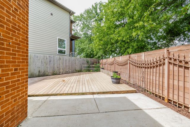 4653 N Kennicott Avenue, Chicago, IL 60630