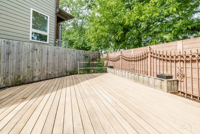 4653 N Kennicott Avenue, Chicago, IL 60630