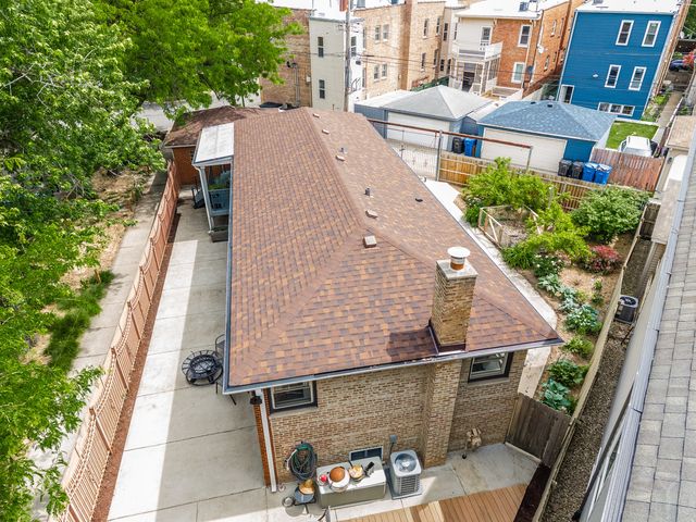 4653 N Kennicott Avenue, Chicago, IL 60630