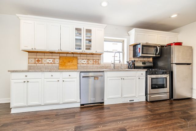 4653 N Kennicott Avenue, Chicago, IL 60630