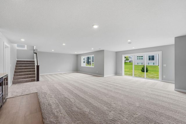 19799 Henning Avenue, Lakeville, MN 55044