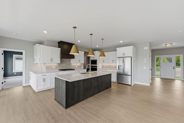 19799 Henning Avenue, Lakeville, MN 55044
