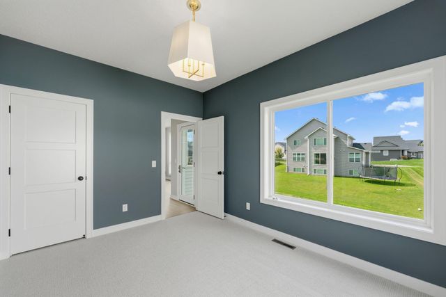 19799 Henning Avenue, Lakeville, MN 55044