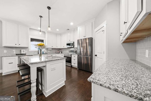 60 NE Grand Georgian Court NE, Cartersville, GA 30121