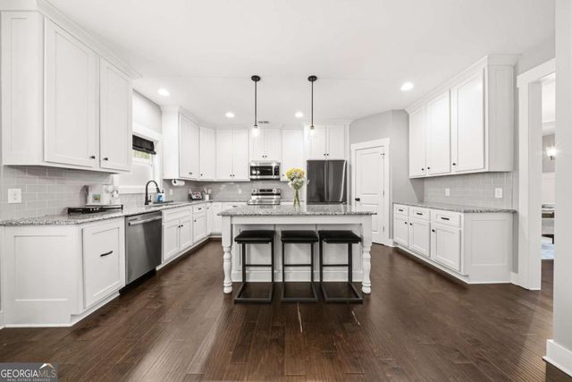 60 NE Grand Georgian Court NE, Cartersville, GA 30121