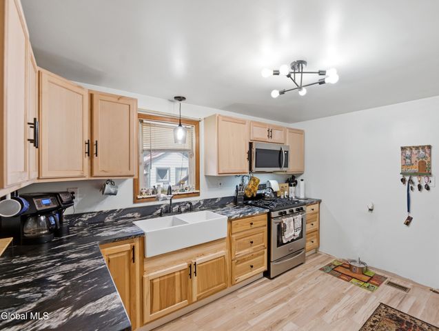 191 Redmond Road, Moreau, NY 12831