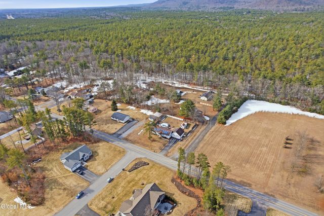 191 Redmond Road, Moreau, NY 12831