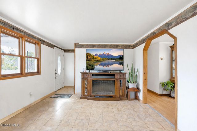 191 Redmond Road, Moreau, NY 12831