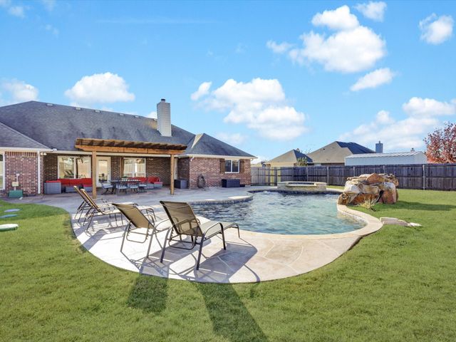 117 Dustin Drive, Fate, TX 75189