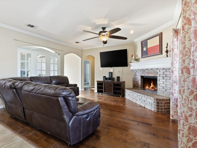 117 Dustin Drive, Fate, TX 75189