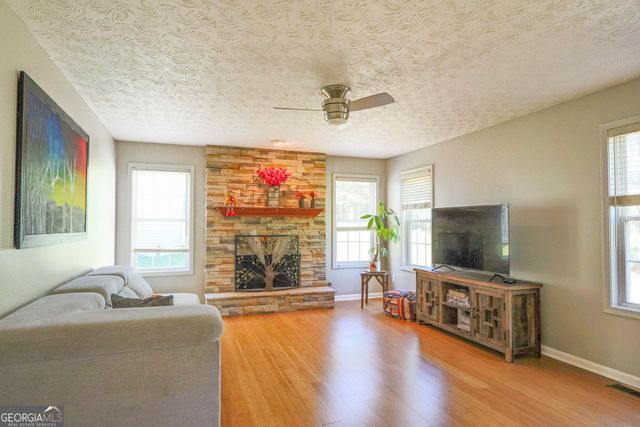 822 Madison View Lane, Lawrenceville, GA 30045