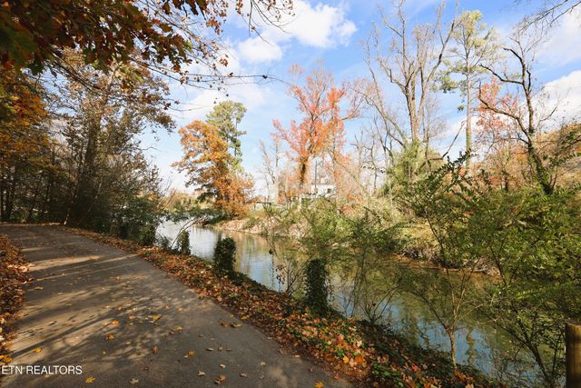 2353 Quiet Side Lane, Knoxville, TN 37920