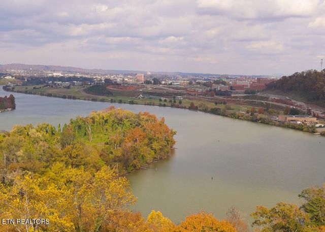 2353 Quiet Side Lane, Knoxville, TN 37920