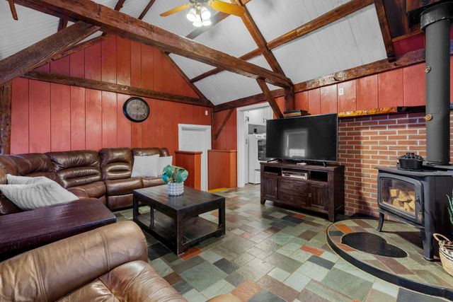 27 Old State Road, Epping, NH 03042