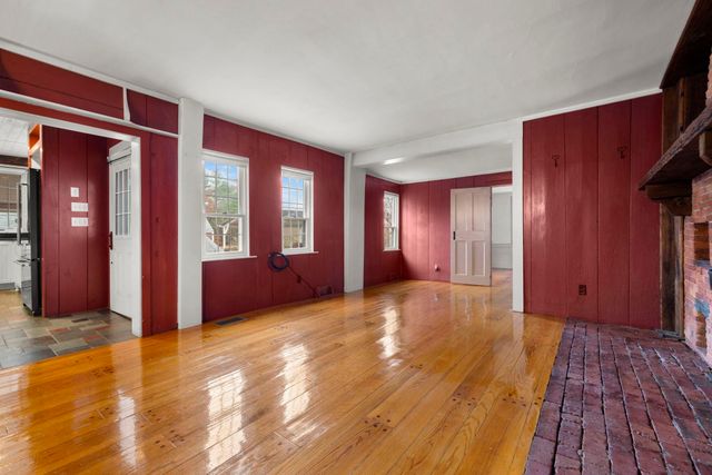 27 Old State Road, Epping, NH 03042