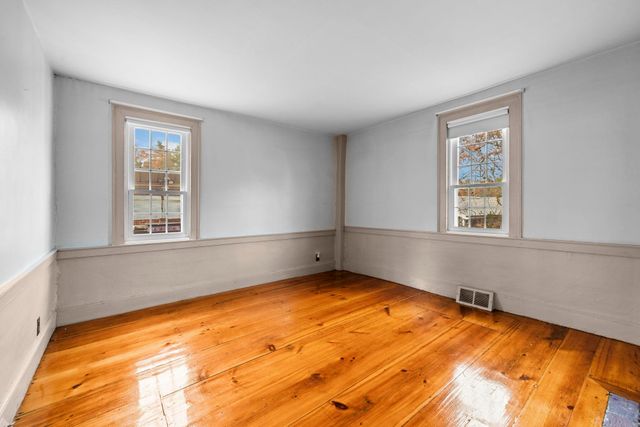 27 Old State Road, Epping, NH 03042