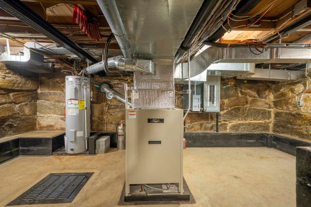 27 Old State Road, Epping, NH 03042