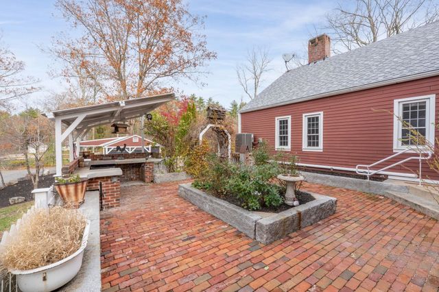 27 Old State Road, Epping, NH 03042