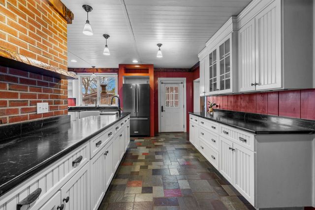 27 Old State Road, Epping, NH 03042