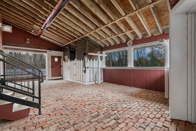 27 Old State Road, Epping, NH 03042