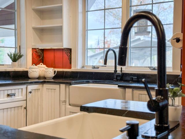 27 Old State Road, Epping, NH 03042