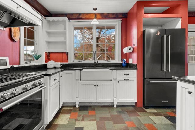 27 Old State Road, Epping, NH 03042