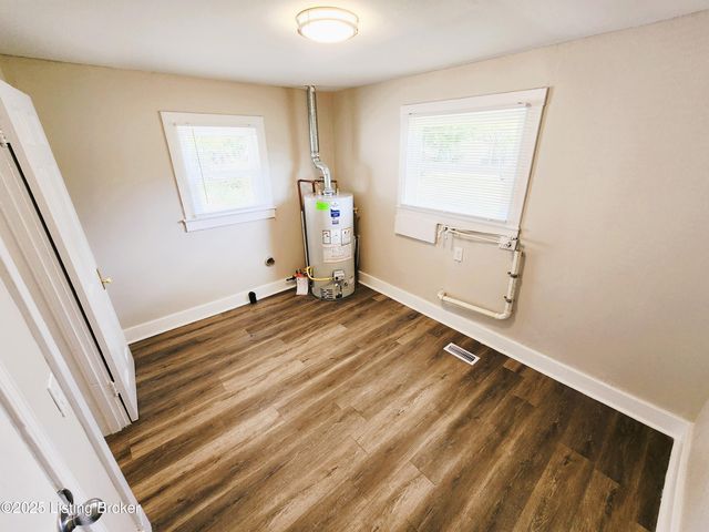 3533 Kahlert Ave, Louisville, KY 40215