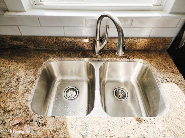 3533 Kahlert Ave, Louisville, KY 40215