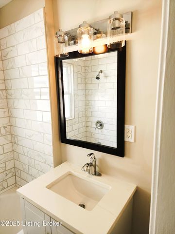 3533 Kahlert Ave, Louisville, KY 40215