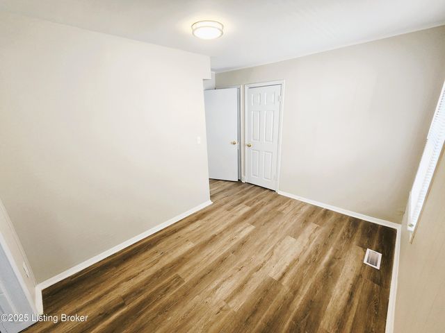 3533 Kahlert Ave, Louisville, KY 40215