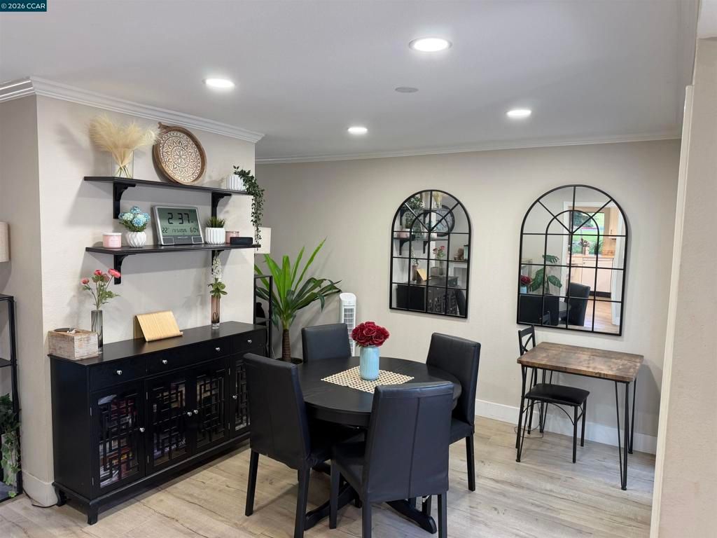 Image 27 of property listing at 2017 W Rancho Verde Cir, Danville, CA 94526